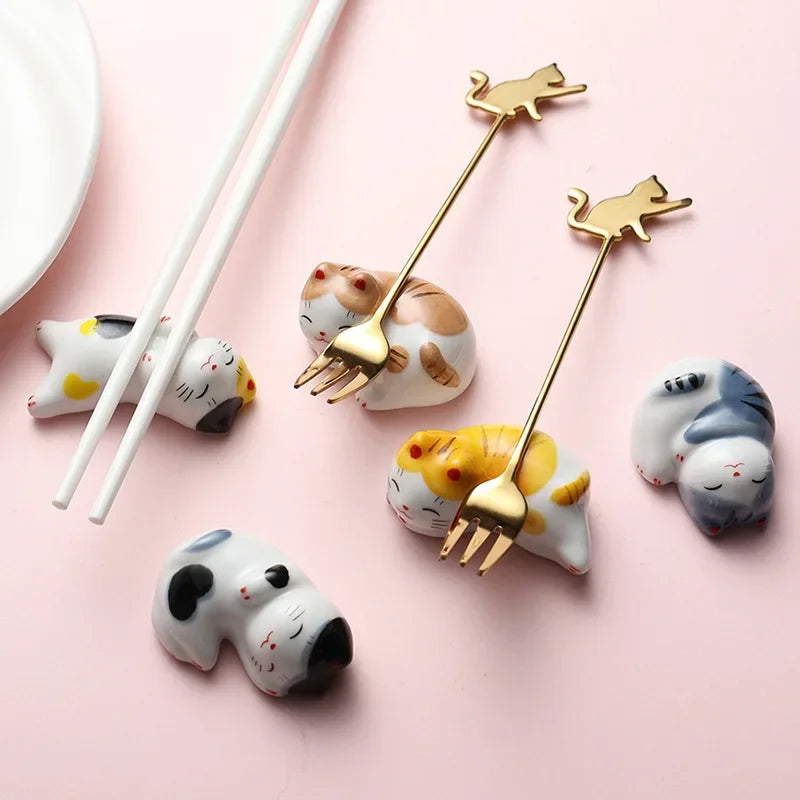 1-5PCS Cute Lucky Cat Chopsticks Holder Japanese Ceramic Chopstick Ceramic Home Decoration Spoon Holder Tableware Food Sushi
