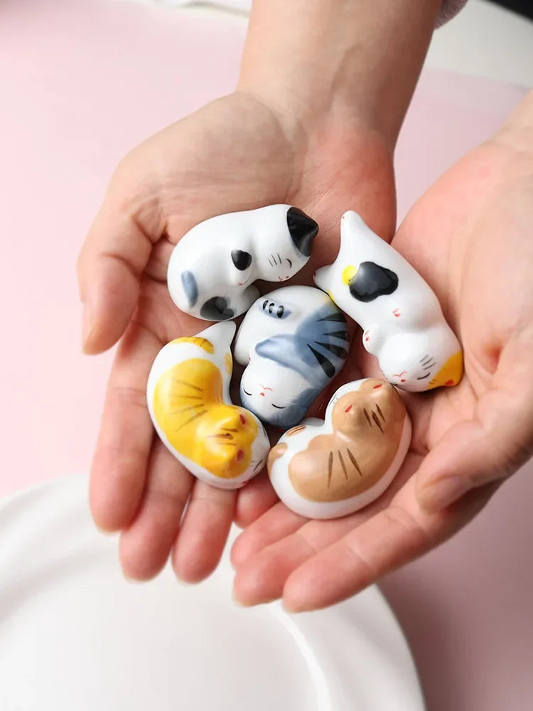 1-5PCS Cute Lucky Cat Chopsticks Holder Japanese Ceramic Chopstick Ceramic Home Decoration Spoon Holder Tableware Food Sushi